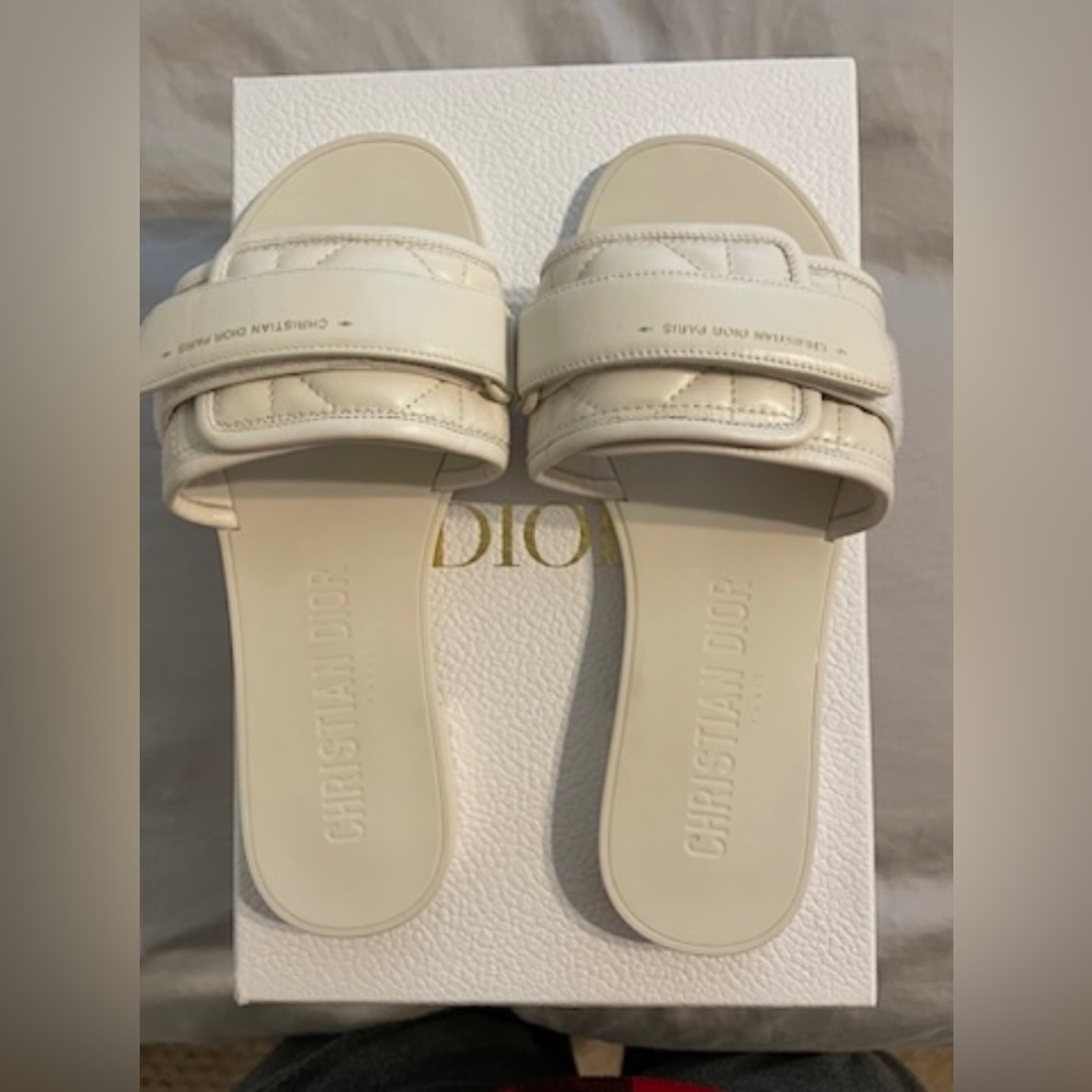 Dior revolution quilted slides